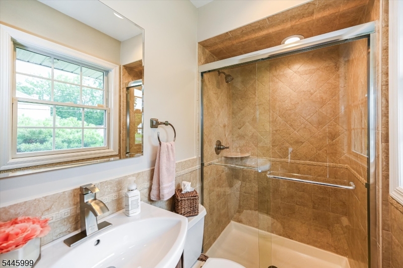 5 Harmer Ter Property Photo 20