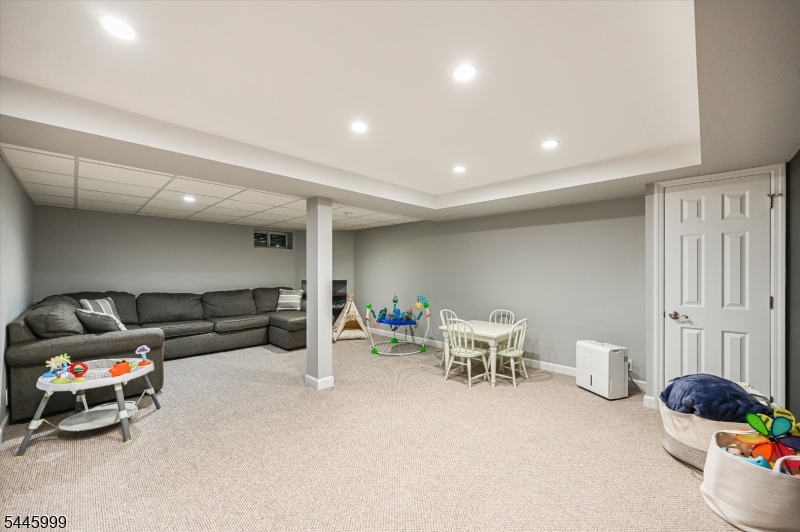 5 Harmer Ter Property Photo 23