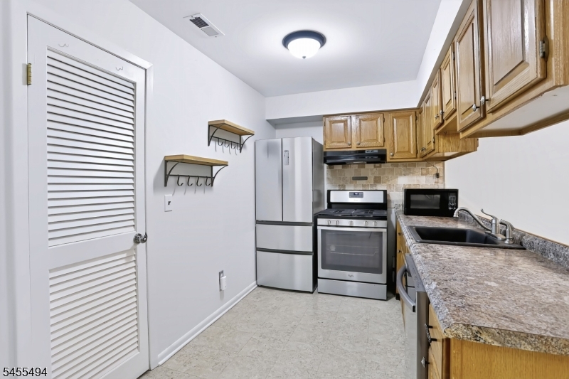 5 Brandywine Ct 3 Property Photo 16