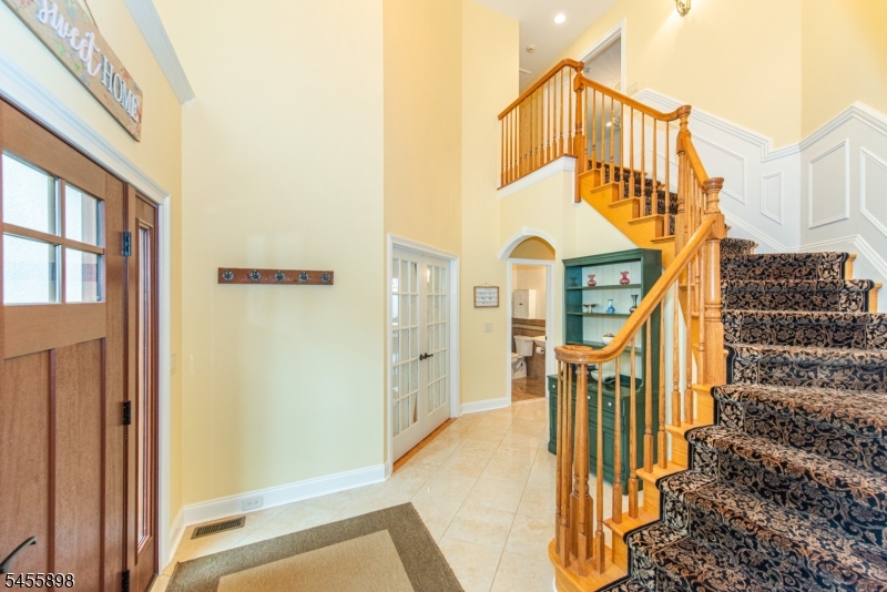 93 Coventry Way Property Photo 6