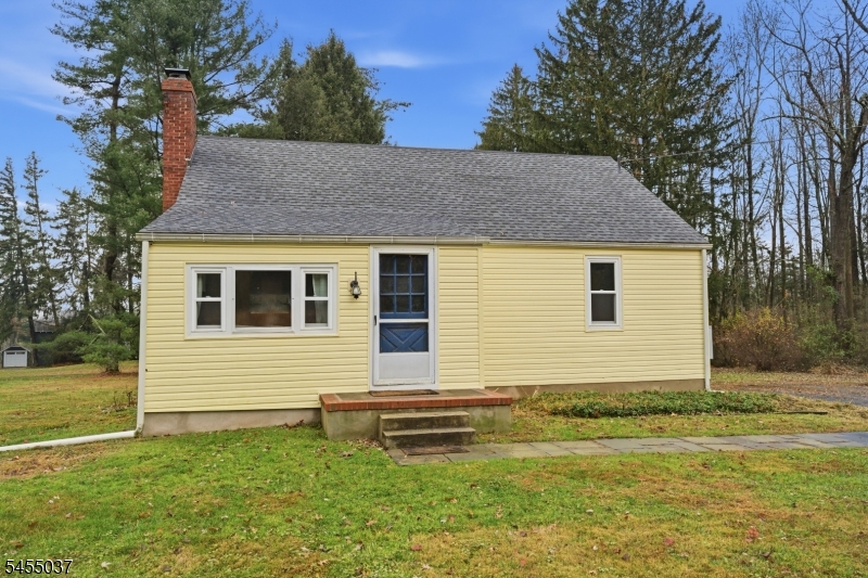 131 Crusher Rd Property Photo 3