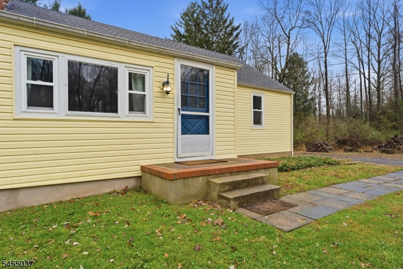131 Crusher Rd Property Photo 4