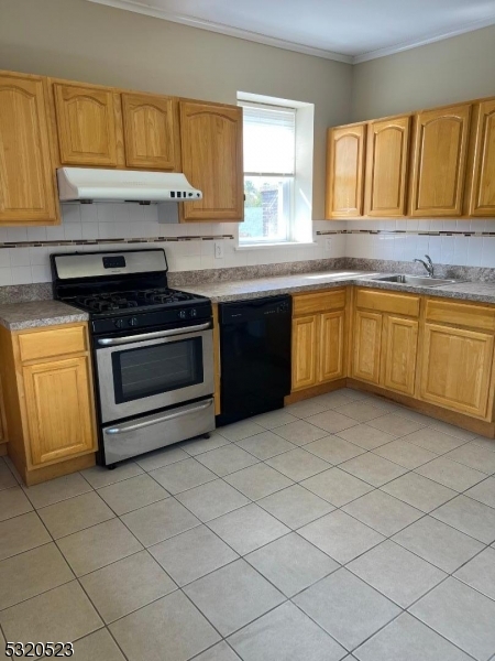 75 Pine St 3r Property Photo 1