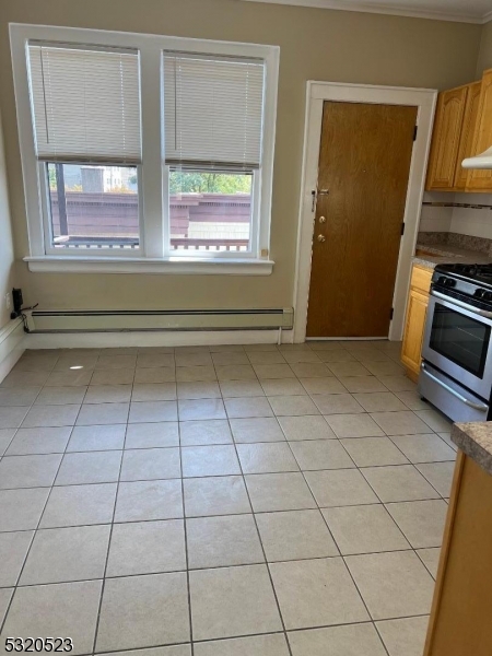 75 Pine St 3r Property Photo 2