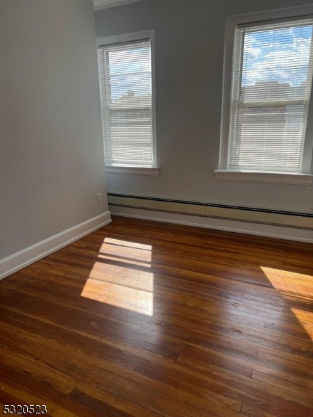 75 Pine St 3r Property Photo 4