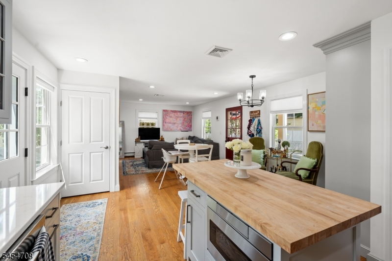 7 Alley Way Property Photo 11