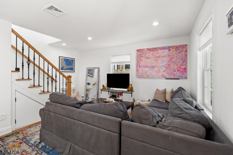 7 Alley Way Property Photo 14