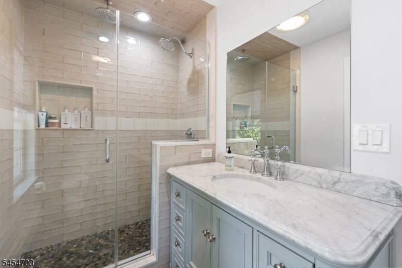 7 Alley Way Property Photo 21