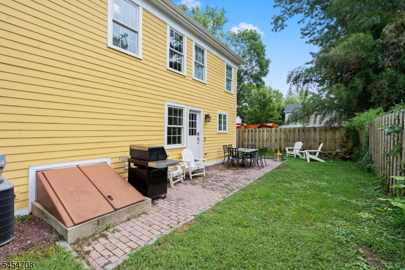 7 Alley Way Property Photo 24