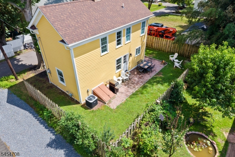 7 Alley Way Property Photo 25