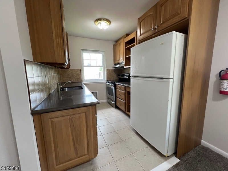 162 Belleville Ave 1b Property Photo 3