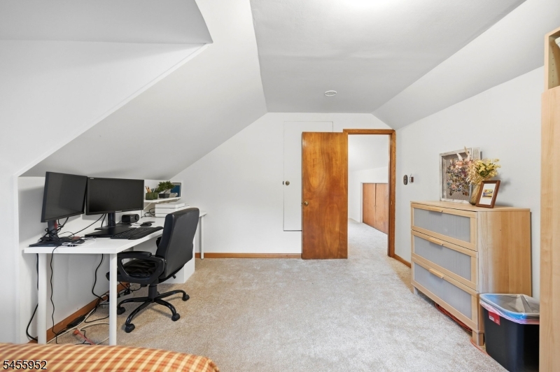 80 Reinman Rd Property Photo 15