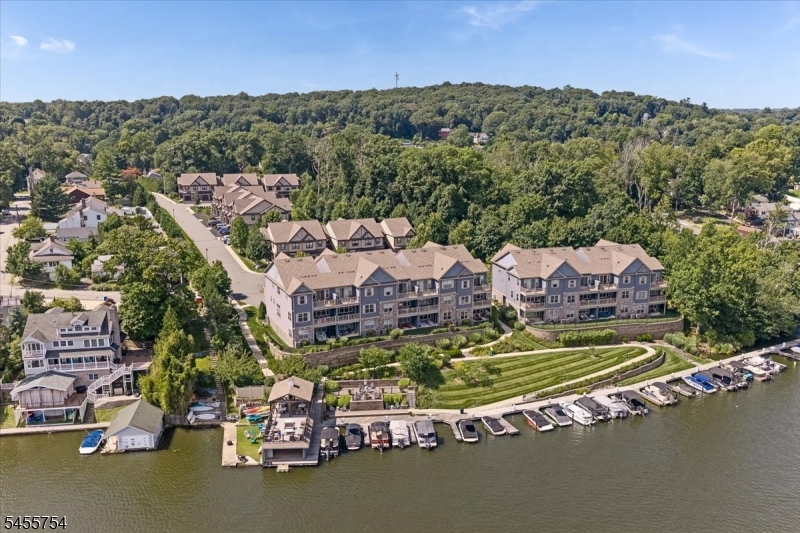 103 Mariners Pointe Property Photo 1