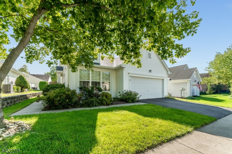 99 Kensington Cir Property Photo 1