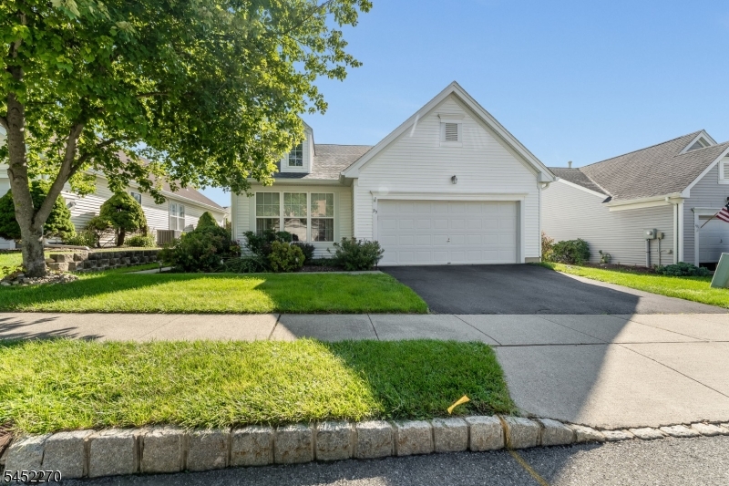 99 Kensington Cir Property Photo 2