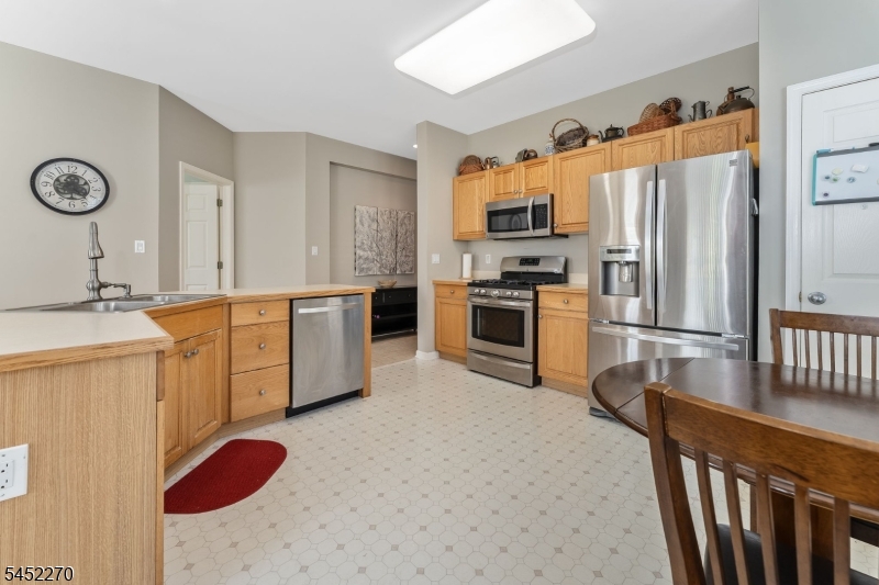 99 Kensington Cir Property Photo 13