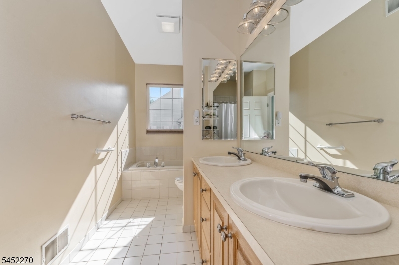 99 Kensington Cir Property Photo 18