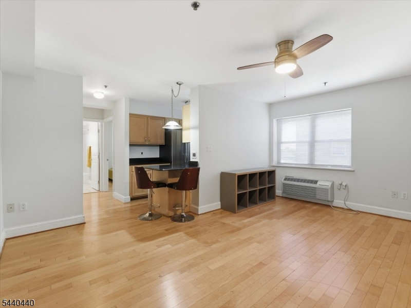 70 S Munn Ave 413 Property Photo 2