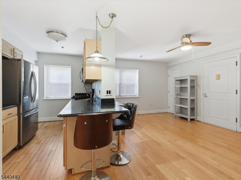 70 S Munn Ave 413 Property Photo 3