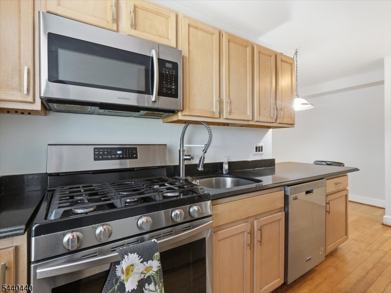70 S Munn Ave 413 Property Photo 4