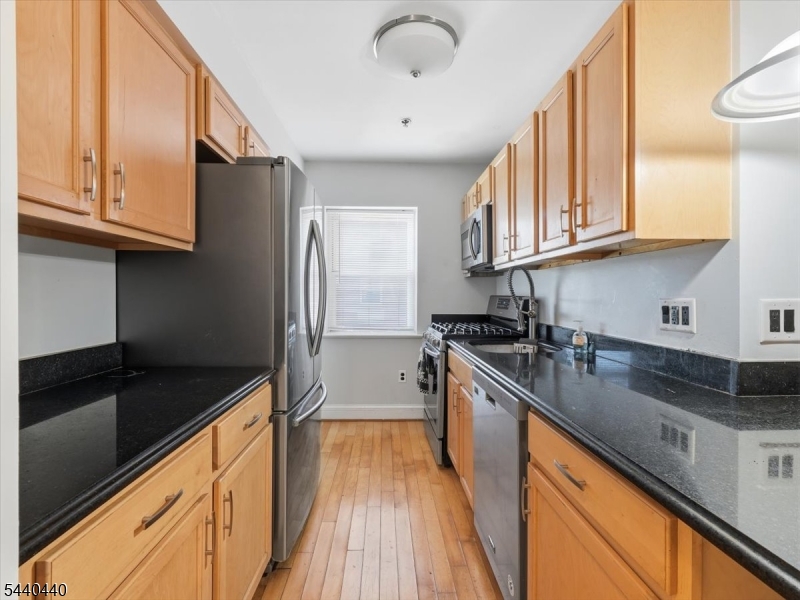 70 S Munn Ave 413 Property Photo 8