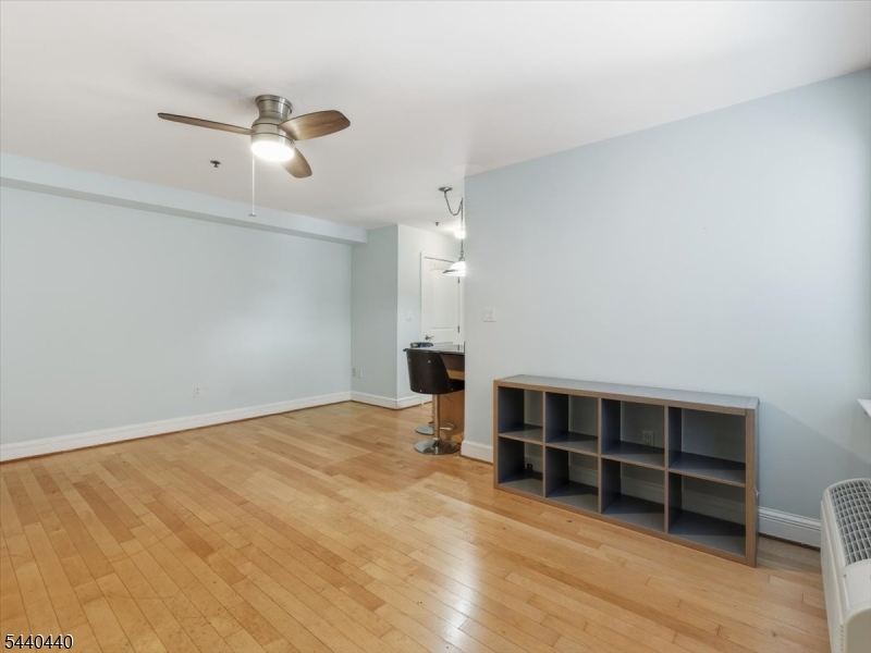 70 S Munn Ave 413 Property Photo 10
