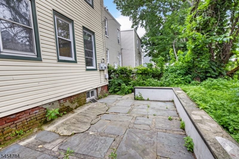 529 S Clinton St Property Photo 34