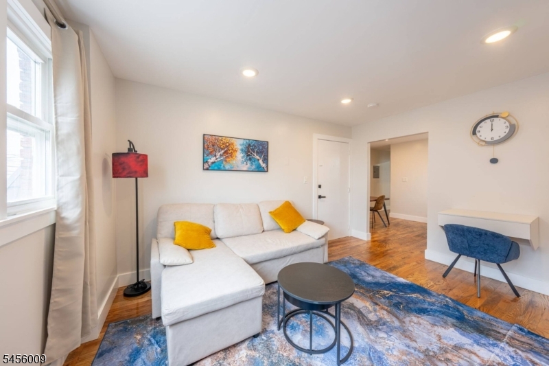 33 Adams St 1 Property Photo 6