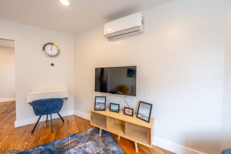 33 Adams St 1 Property Photo 7