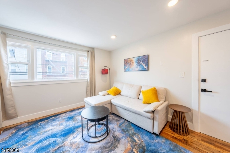 33 Adams St 1 Property Photo 8