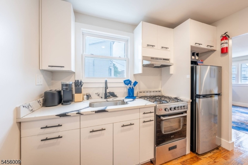 33 Adams St 1 Property Photo 14