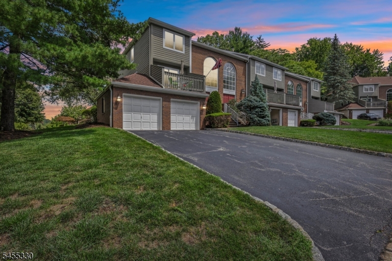 7 Dorset Cir Property Photo 2