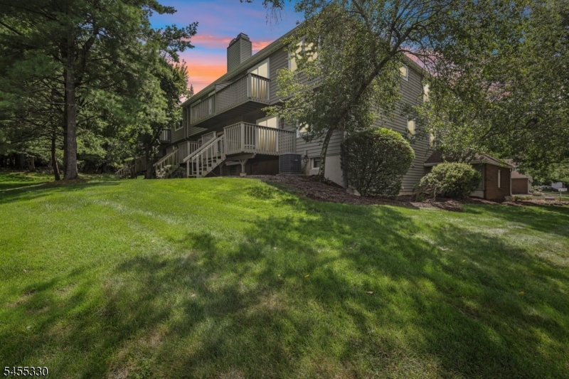 7 Dorset Cir Property Photo 3
