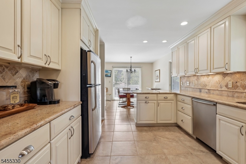 7 Dorset Cir Property Photo 14