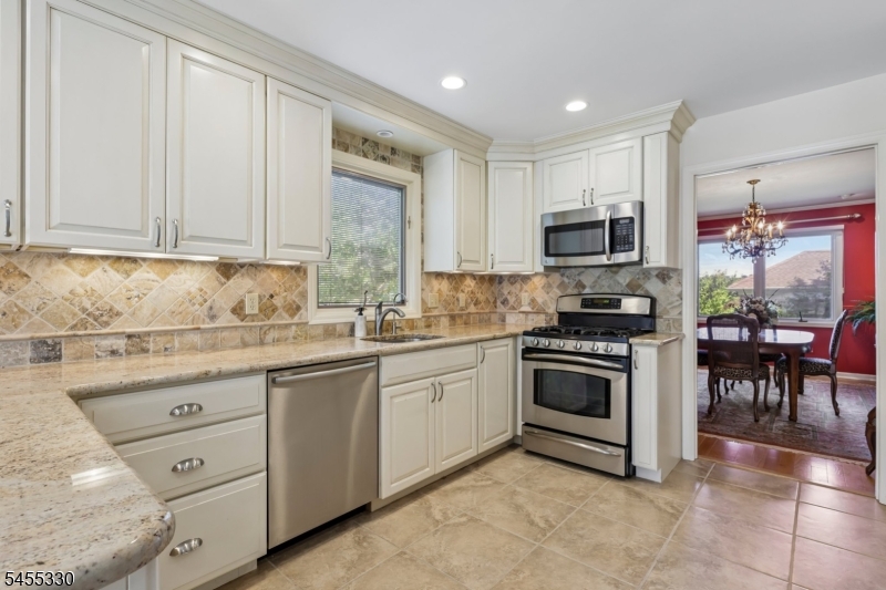 7 Dorset Cir Property Photo 15