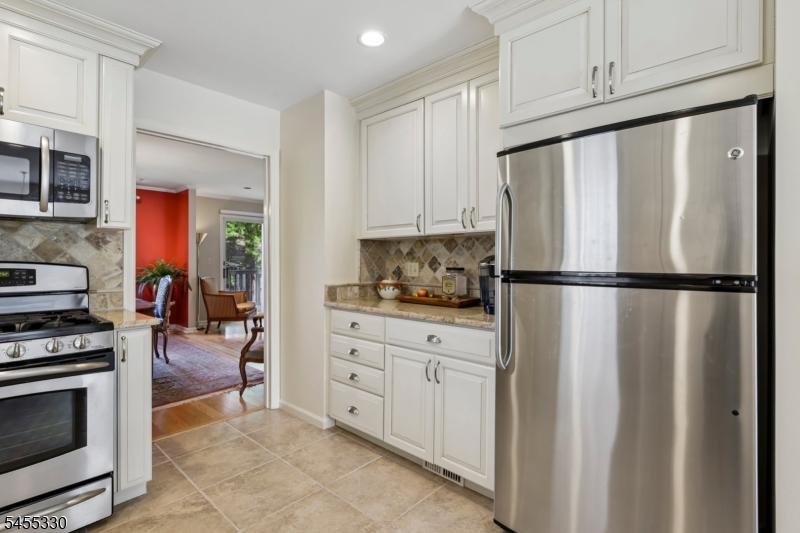 7 Dorset Cir Property Photo 16