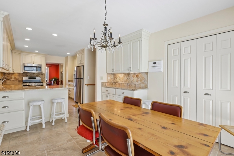 7 Dorset Cir Property Photo 17