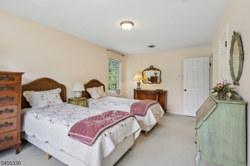 7 Dorset Cir Property Photo 32