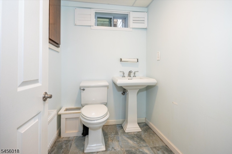 321 Terhune Ave Property Photo 24
