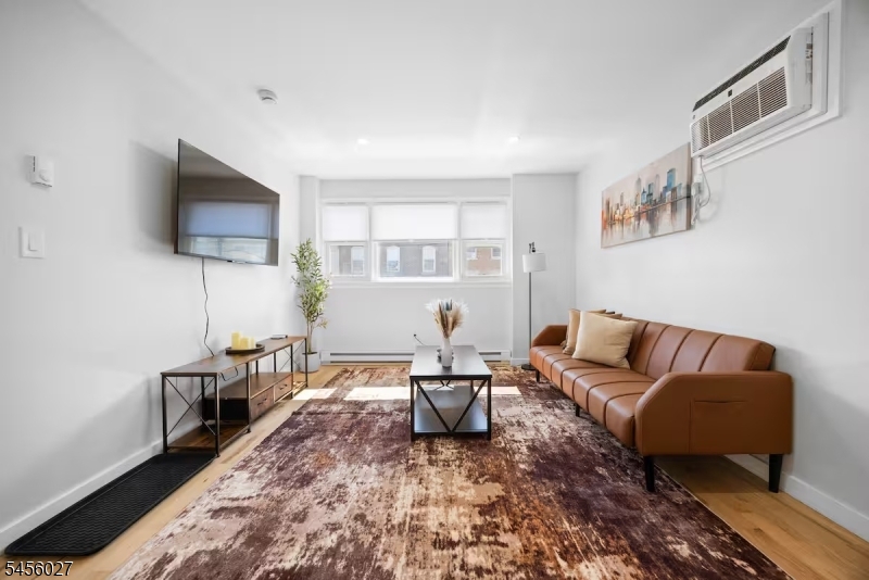 33 Adams St 3 Property Photo 1