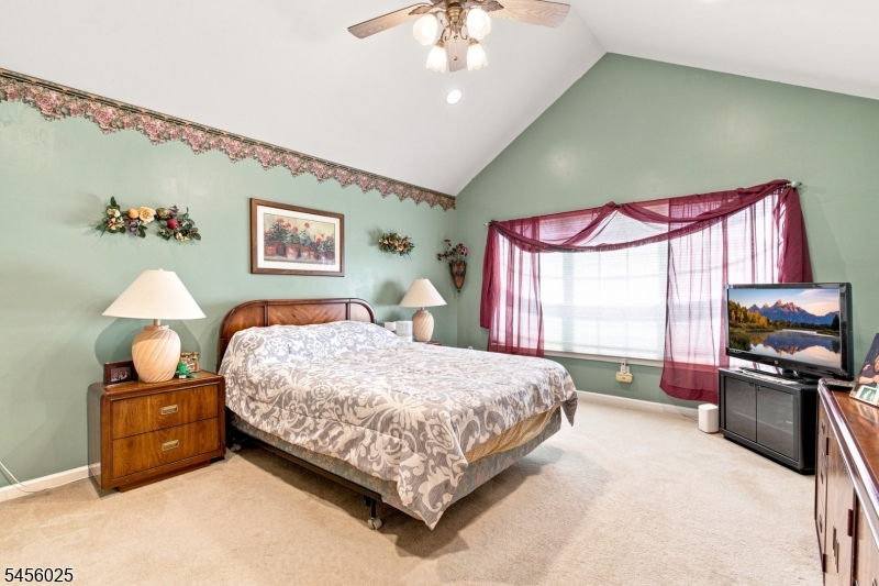 133 Charles St Property Photo 18