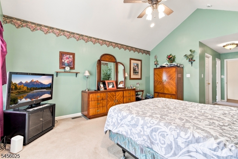133 Charles St Property Photo 19