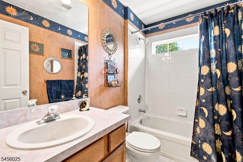 133 Charles St Property Photo 24