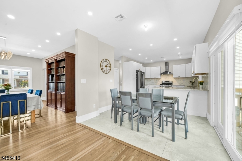 557 Homer Ter Property Photo 8