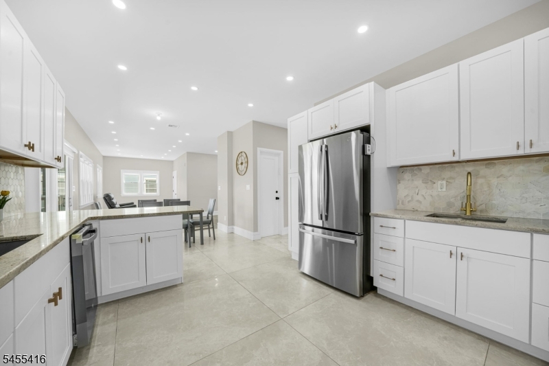 557 Homer Ter Property Photo 10
