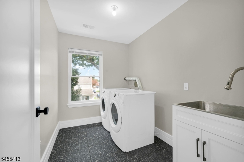 557 Homer Ter Property Photo 24