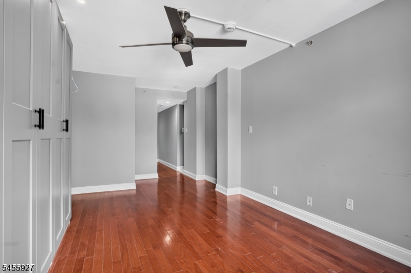 60 Parkway Dr 4jj Property Photo 6