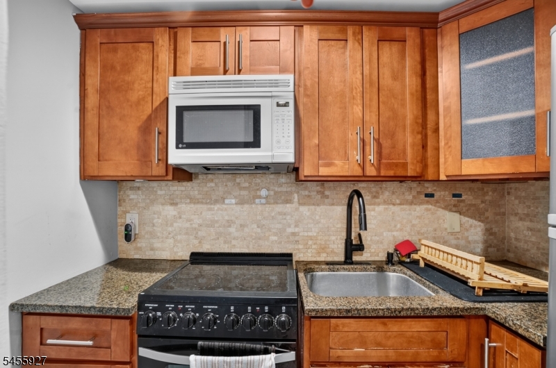 60 Parkway Dr 4jj Property Photo 7