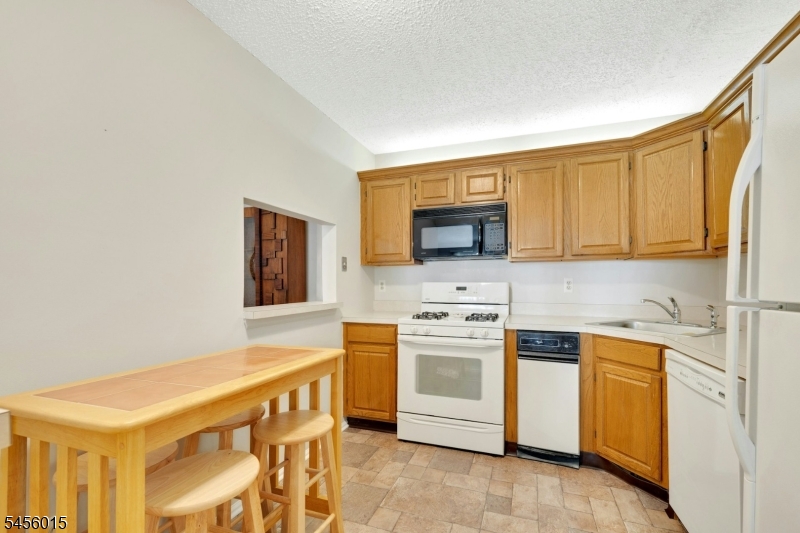 631 Plum Ter 631 Property Photo 12