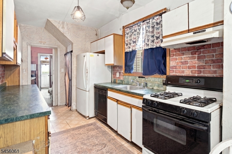 1455 Clinton Ave Property Photo 10